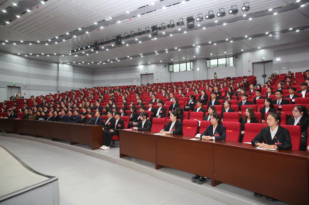 C1A143511E8C552E5AB91D6E811_EBB9E761_19851.jpg?e= C1A143511E8C552E5AB91D6E811_EBB9E761_19851.jpg?e=